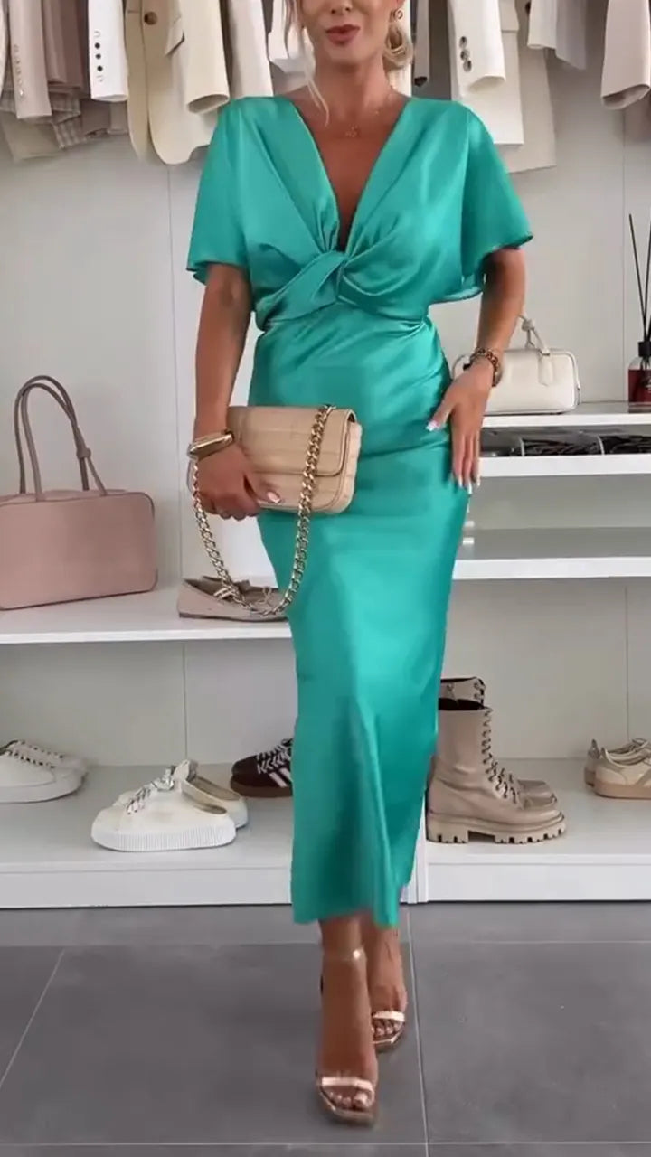 Women Deep V-neck Solid Color Waist Cinching Casual Dress with Temperament
