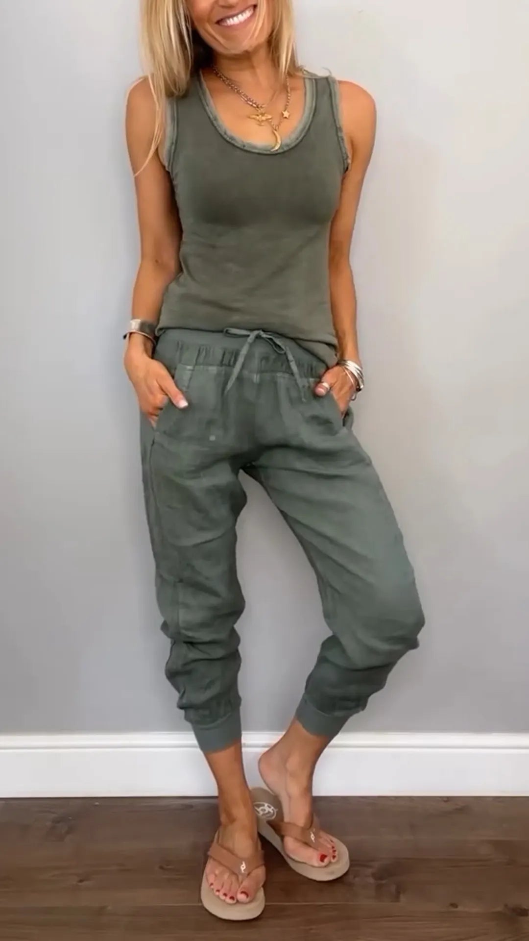 Women's Round Neck Sleeveless Casual Suit
